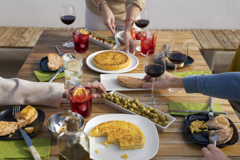 people-eating-spanish-tortilla